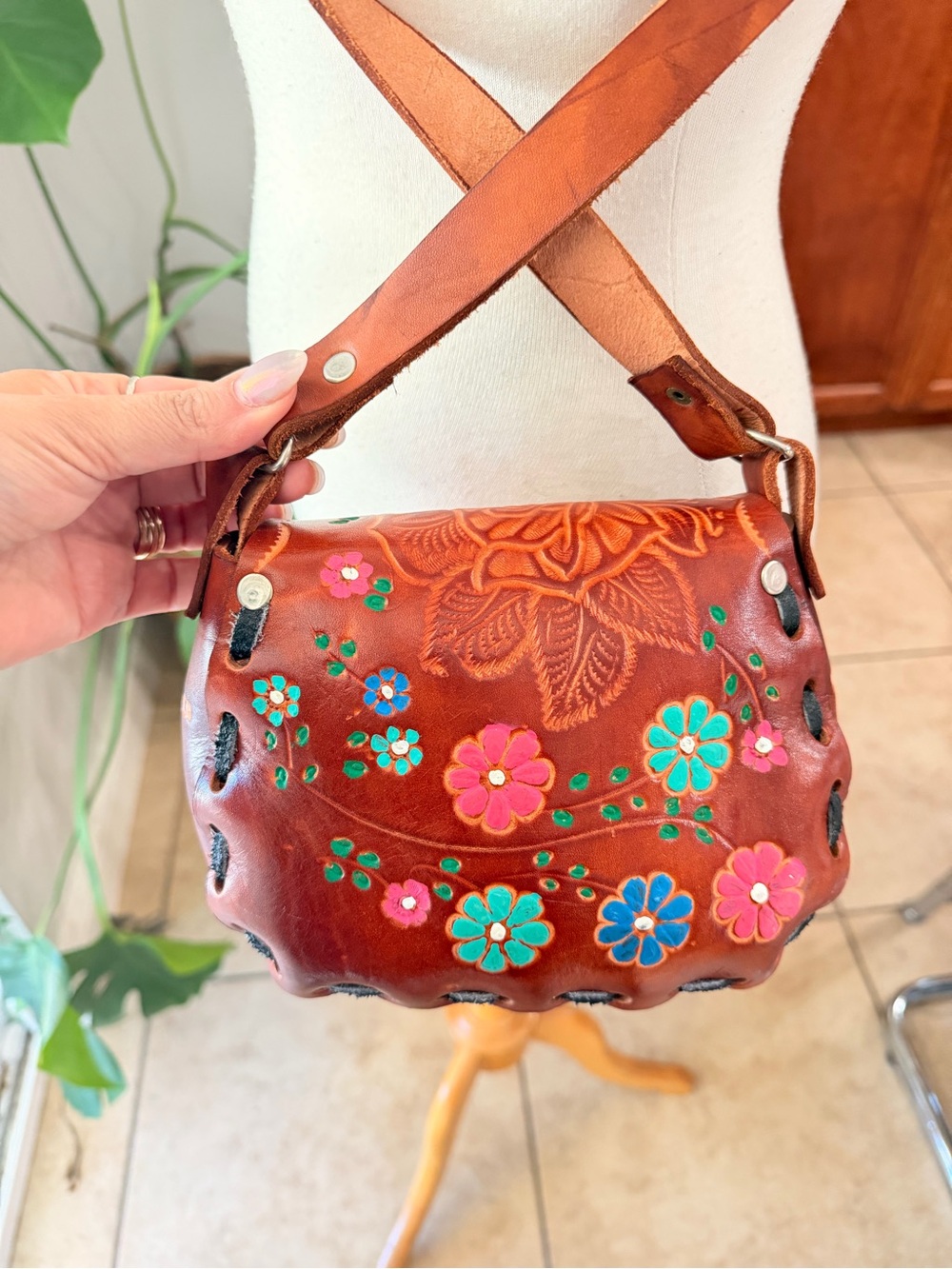 Tooled Leather Floral Crossbody Bag Brown Boho Purse - Picture 10 of 10